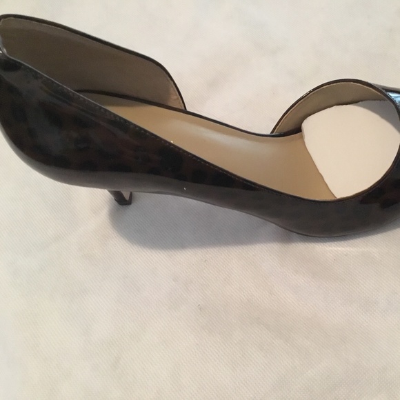 Ann Taylor  D’orsay Heels - Picture 3 of 3